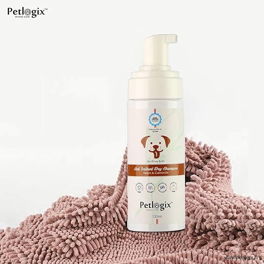 Petlogix Natural Anti Irritant, Anti Bacterial, Anti Fungal Dry Shampoo Enriched with Neem & Chamomile Waterless Coat Cleaning Pet Dog & Cat Mineral Oil, SLS & Paraben Free, 120g